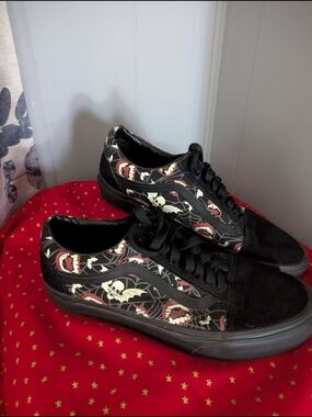 Vans Black Red White Skull & Bat Low-Top Sneakers